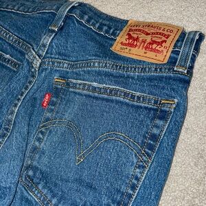 Classic Blue Levi’s Women's Jeans